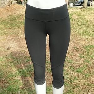 Lululemon athletica compression size 6